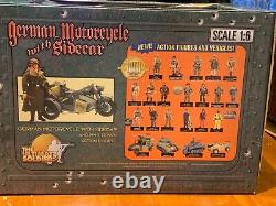 21st Century Toys The Ultimate Soldier 16 WWII German Motorcycle / Sidecar MINT