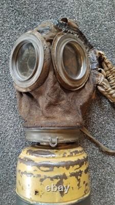 Original WW1 German M17 Ledermaske, VERY RARE WW2 Polish reissue, DISPLAY PIECE