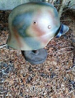Original Ww2 German M35 helmet shell with camo paint nice display elite SE64