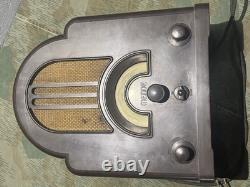 WW2 German Original 1933 Mende 148W Bakelite Cathedral Radio