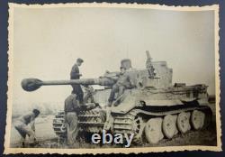 WW2 Original Photo German Tiger I Heavy Tank Crew Panzer VI Wehrmacht Military