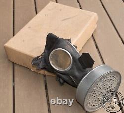 WWII German VM40 Gasmask in original box