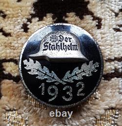 Ww2 German Badge der stahlhelm Original